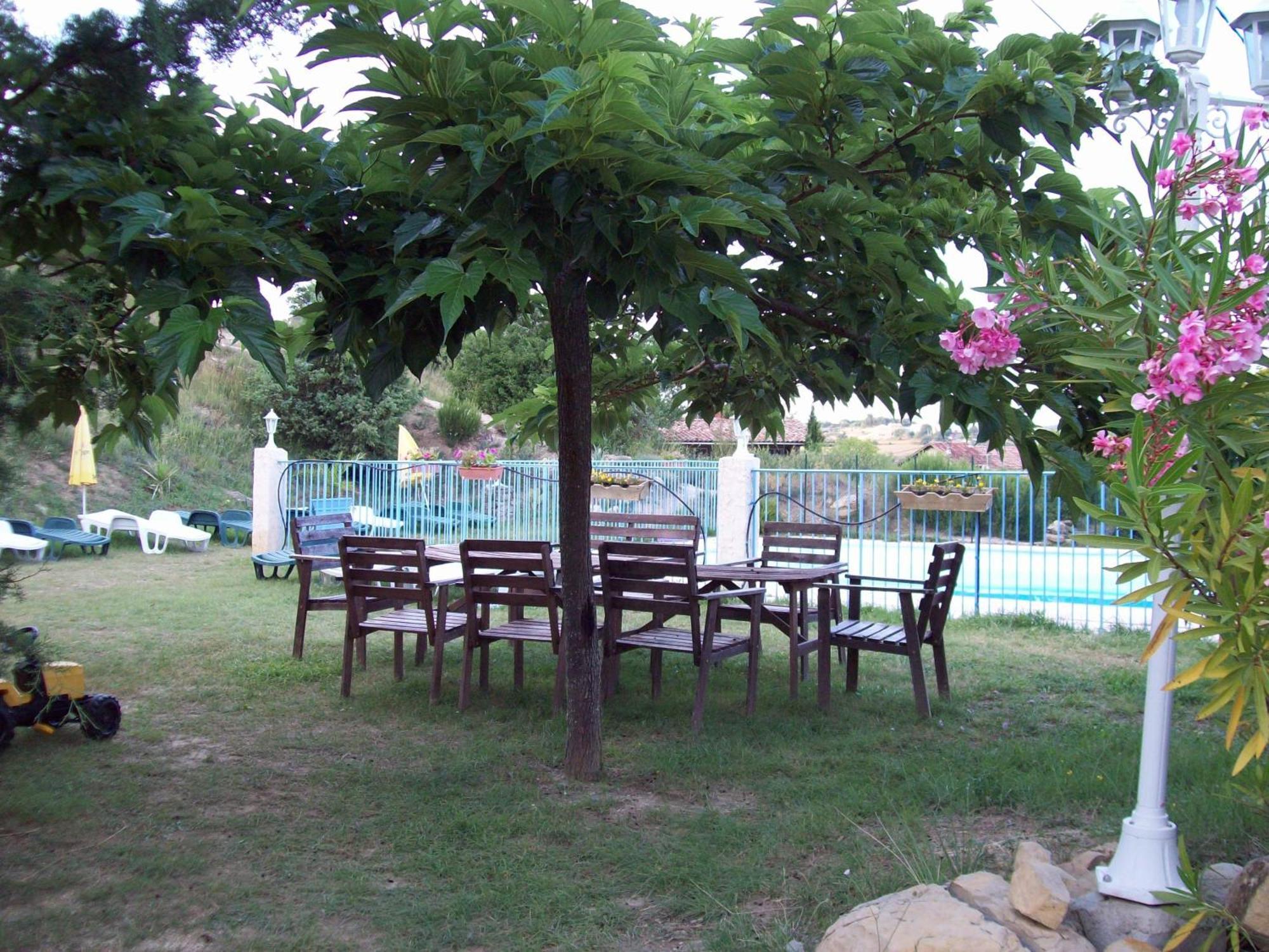 Domaine La Fontaine Du Cade * Lagorce (Ardeche)
