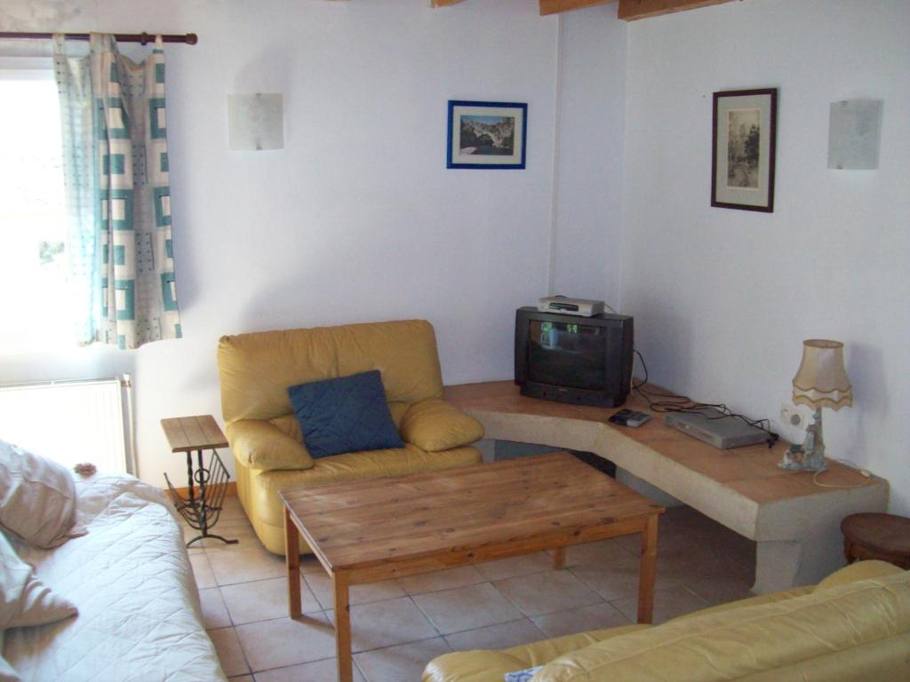 Domaine La Fontaine Du Cade * Lagorce (Ardeche)